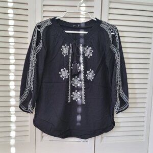 Loft Blouse with White Pattern Embroidery